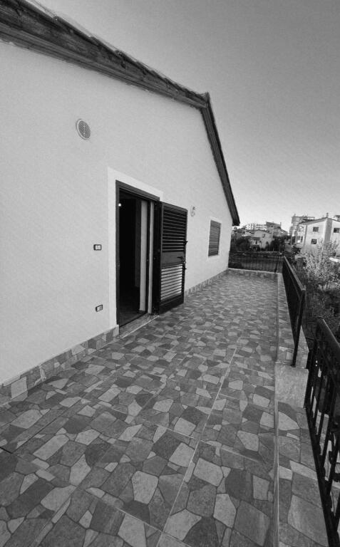 VILLA SU 3 PIANI IN VENDITA SAUK 320.000 €