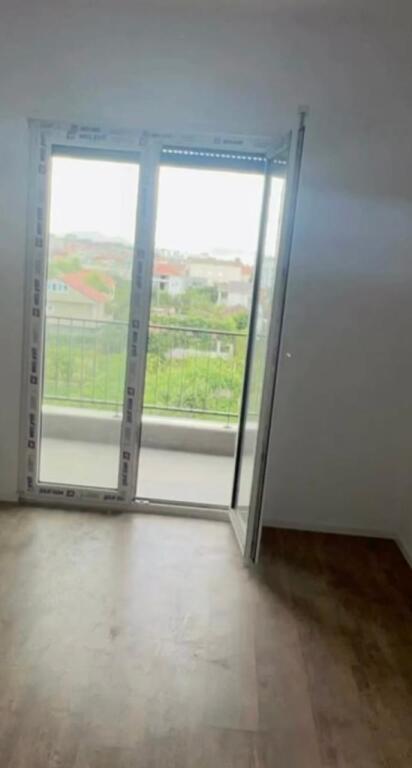 Shitet apartament 2+1