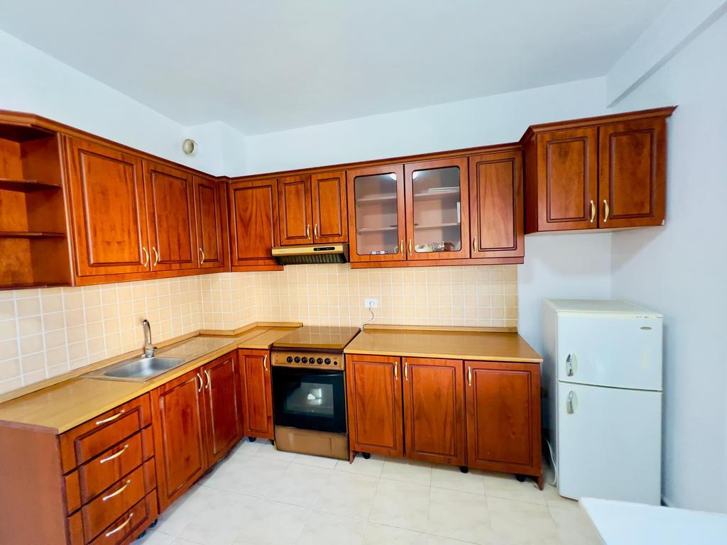 Apartament 2+1 prane "Hotel Adriatiku" Durres !