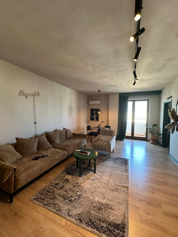 2+1 Fully Furnished Apartment for Rent – Zogu i Parë Boulevard