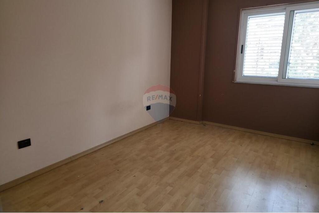 Shitet Apartament 3+1+2 pranë Lion Park!
