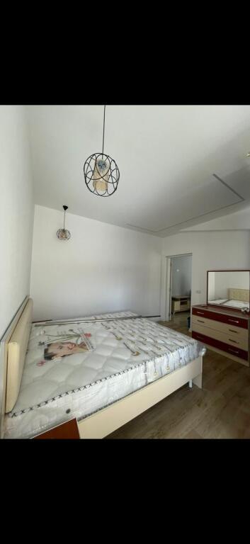 Appartamento 1+1 in affitto, Kodra e Diellit vicino al mercato Cok 450 euro