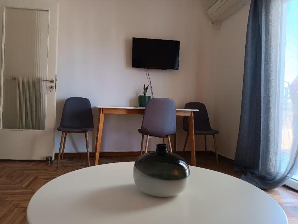 Apartament me qera 2+1 tek Oxhaku (ID B221335) Tirane