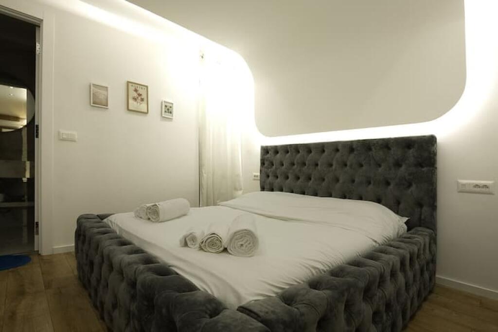 STUDIO FOR RENT 36 M2 21 DECEMBER 550 EURO