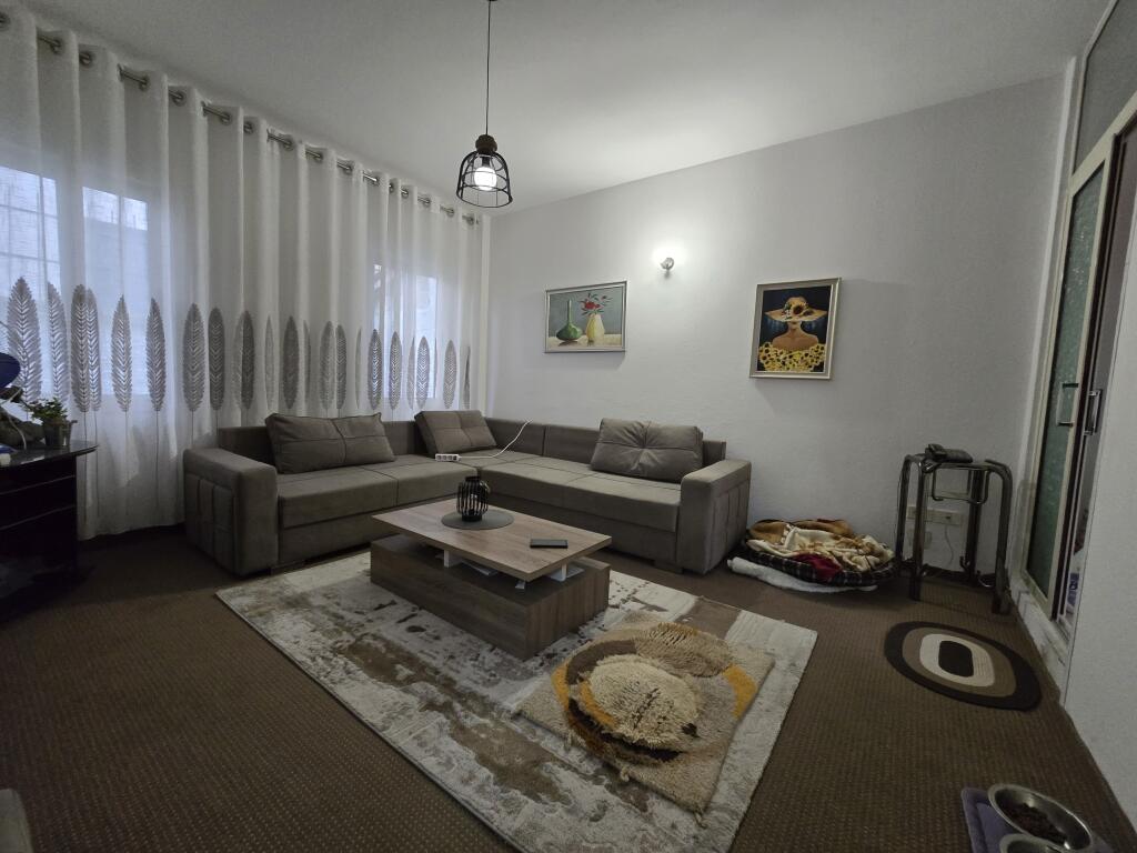 Private House for Sale in Laprakë