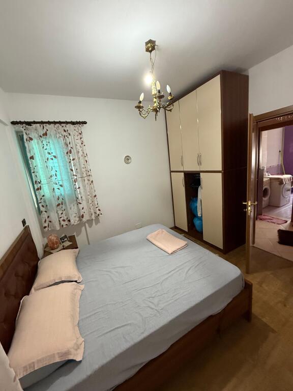APARTAMENT 2+1 ME QERA TEK KODRA E DIELLIT