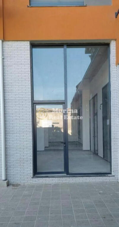 Qera, Ambjent Biznesi,Rruga  Sadik Petrela 1000 euro/muaj