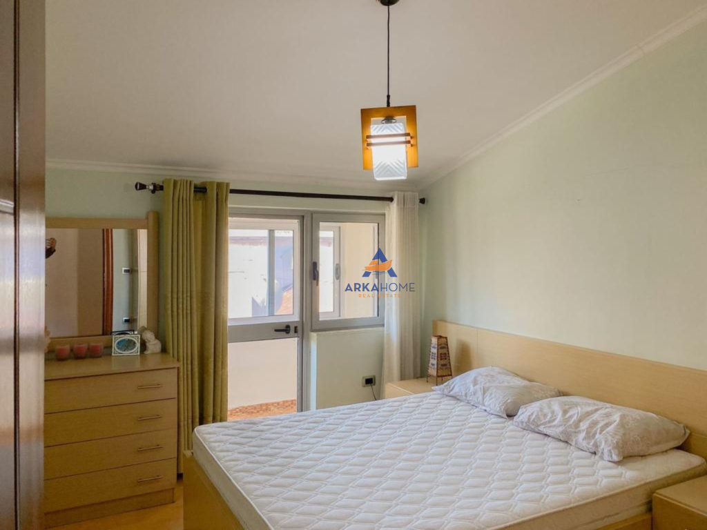 JEPET APARTAMENT ME QERA 2+1+BALLKON "RRUGA MUHAMET GJOLLESHA" 700 EURO.