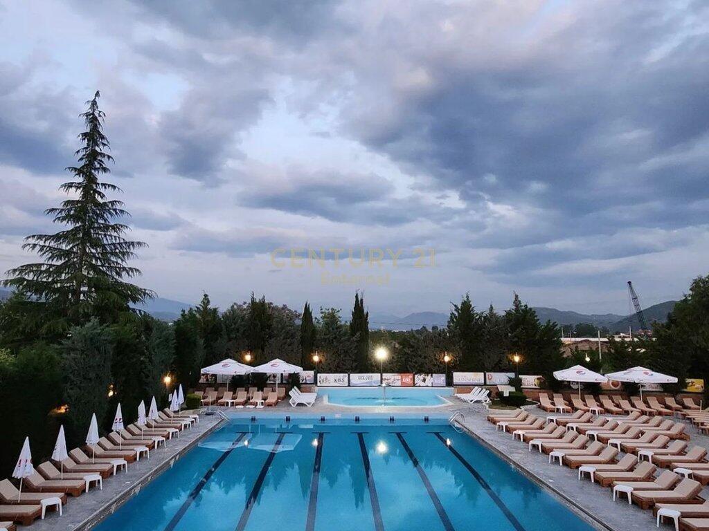 RESORT ESCLUSIVO IN AFFITTO – VAQARR (PISCINA &amp; SALA EVENTI)