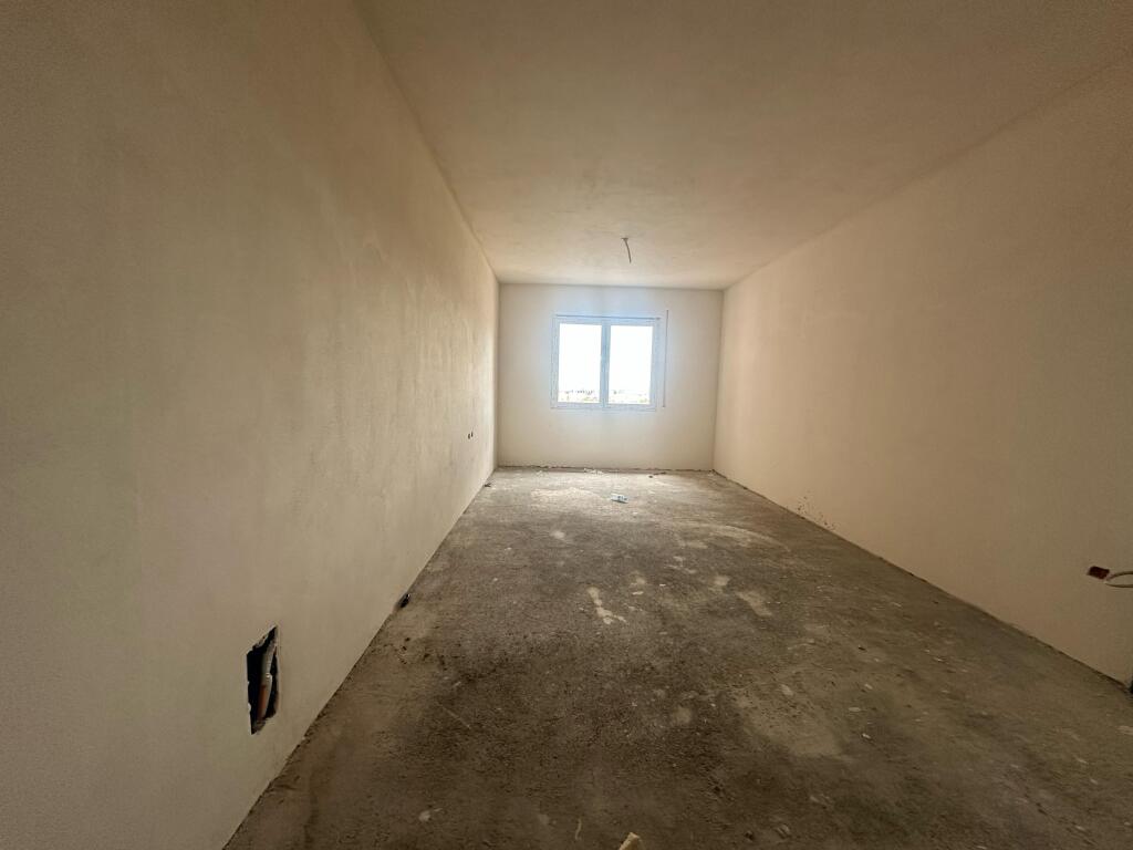 Apartment 1+1 for Sale in Kamez
