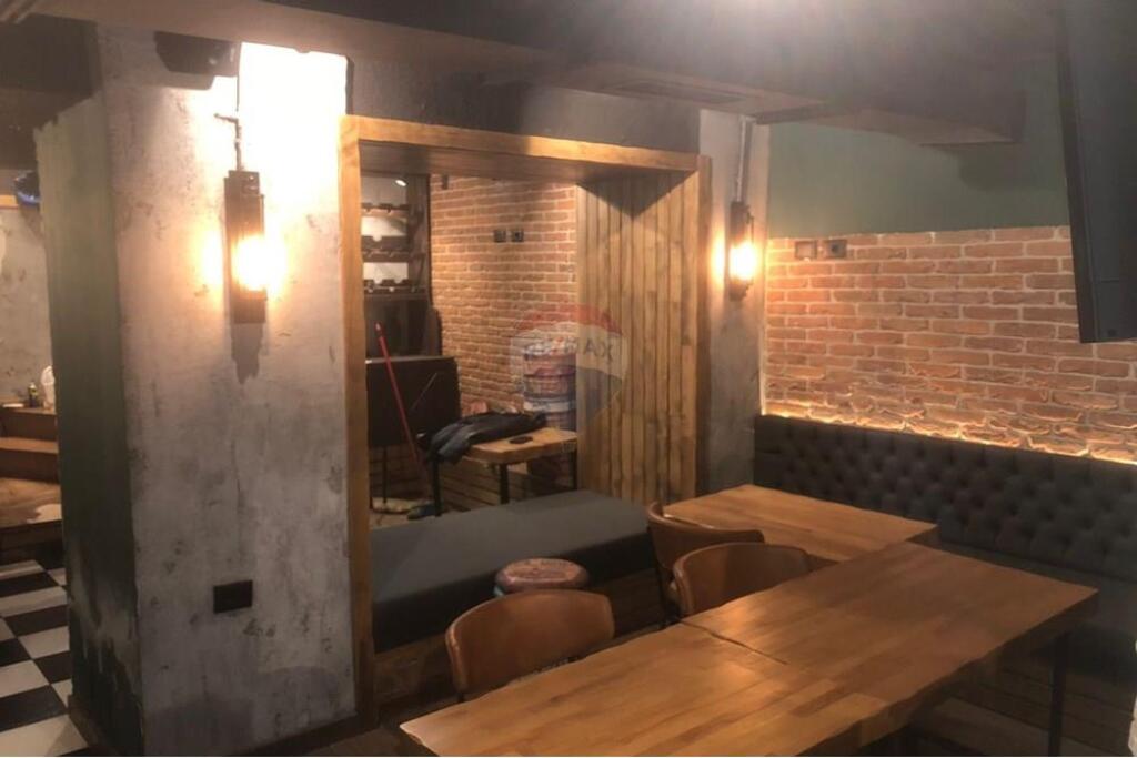 Shitet Ambient Bar-Kafe ne Bllok