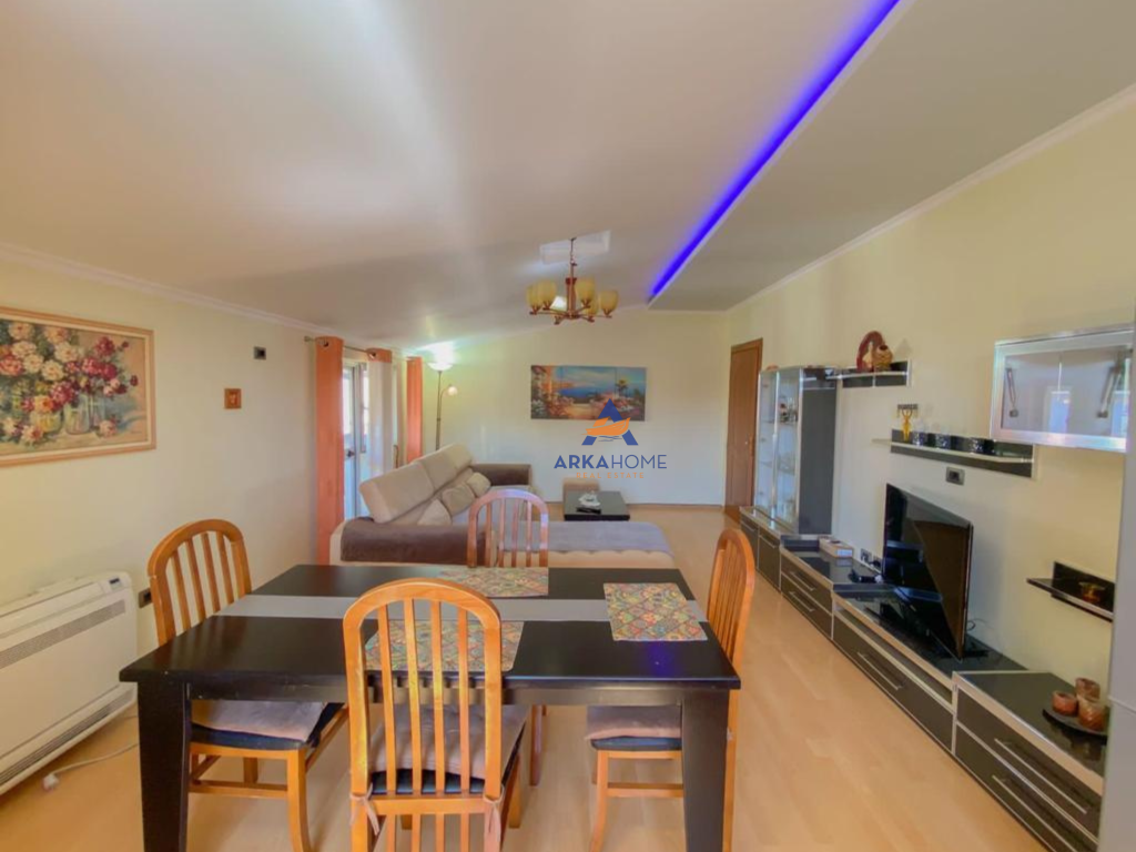 JEPET APARTAMENT ME QERA 2+1+BALLKON "RRUGA MUHAMET GJOLLESHA" 700 EURO.