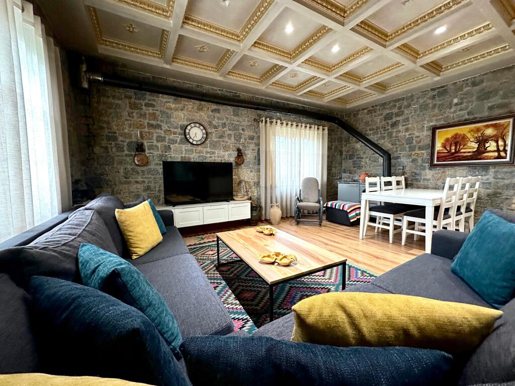 Super Villa / Guesthouse in vendita a Korçë