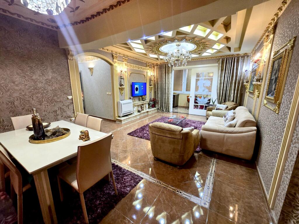 Apartament 3+1+2+Ballkone Shitje Prene Rezidences Kodra e Diellit 1
