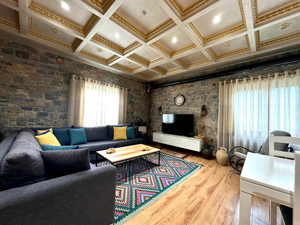 Super Villa / Guesthouse in vendita a Korçë