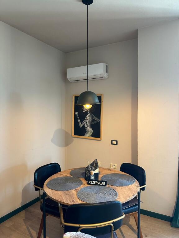 2+1 Fully Furnished Apartment for Rent – Zogu i Parë Boulevard