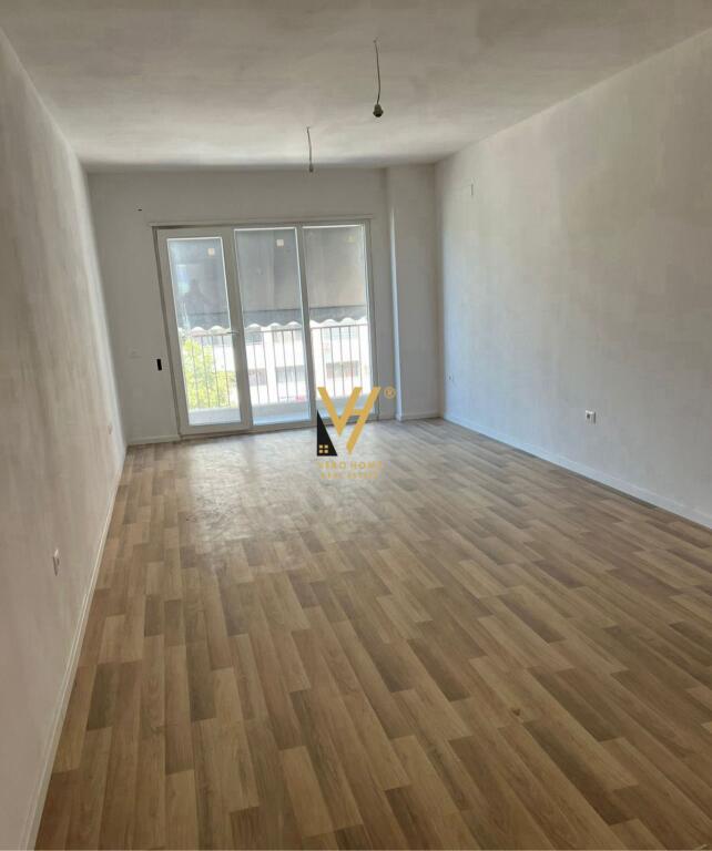UFFICIO DI 122 M2 IN AFFITTO SU BLV “MIGJENI”, ASTIR 600 EURO