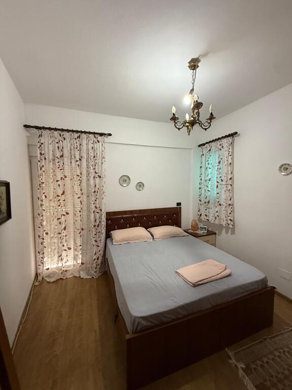 APARTAMENT 2+1 ME QERA TEK KODRA E DIELLIT