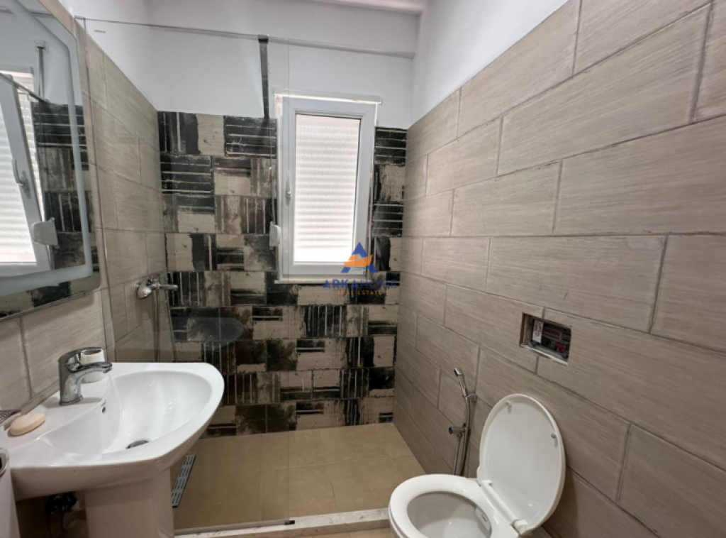 AFFITTASI APPARTAMENTO 1+1+BALCONE "TE XHAMIA,SELITE" 550 EURO