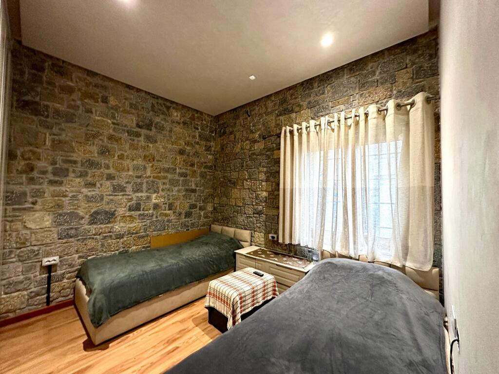 Super Villa / Guesthouse in vendita a Korçë