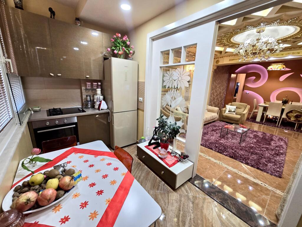 Apartament 3+1+2+Ballkone Shitje Prene Rezidences Kodra e Diellit 1