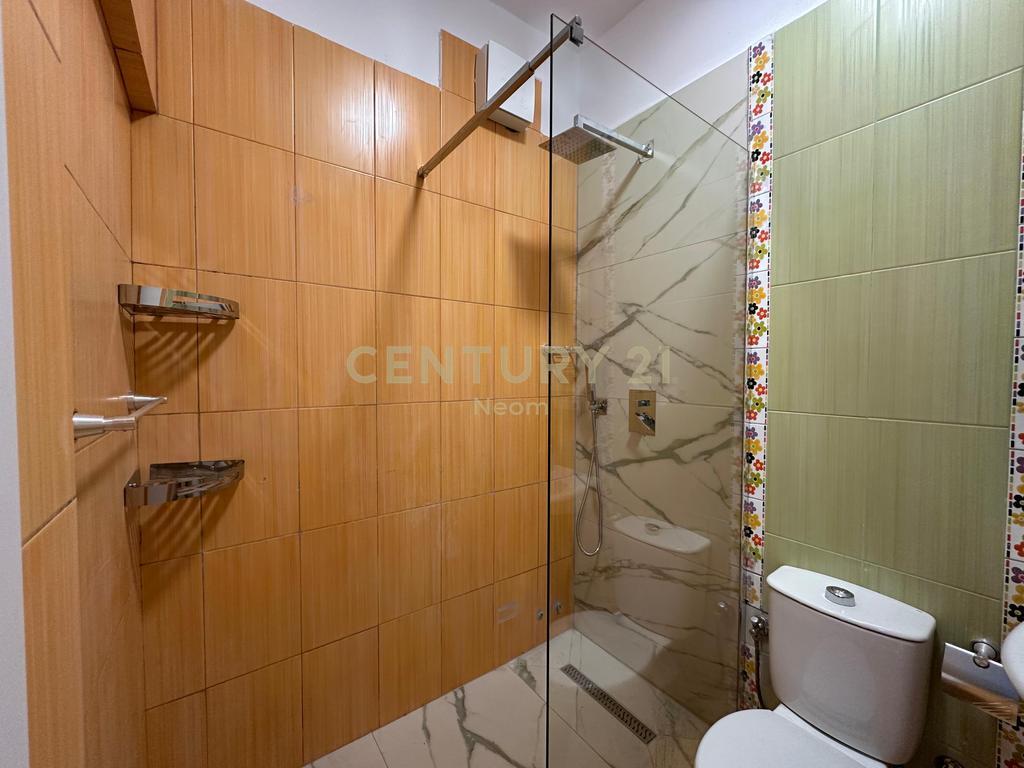 🔹 IN AFFITTO APPARTAMENTO 3+1+2 A XHAMLLIK – CON POSTO AUTO INCLUSO! 🔹