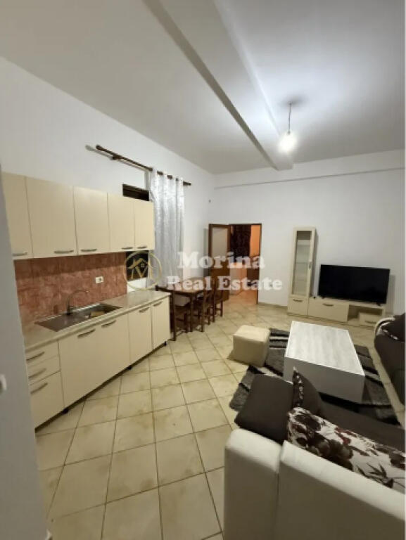 Qera, Hyrje Private 1+1, 5 Maj, 300 euro/muaj