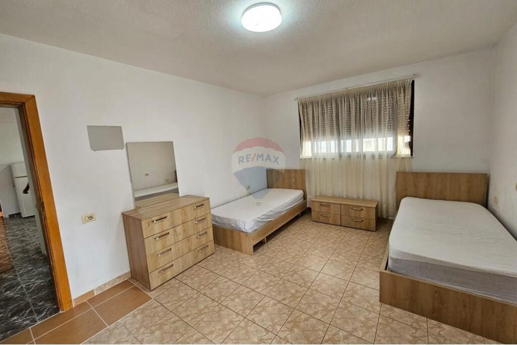2+1 apartment for rent near Wilson Square!