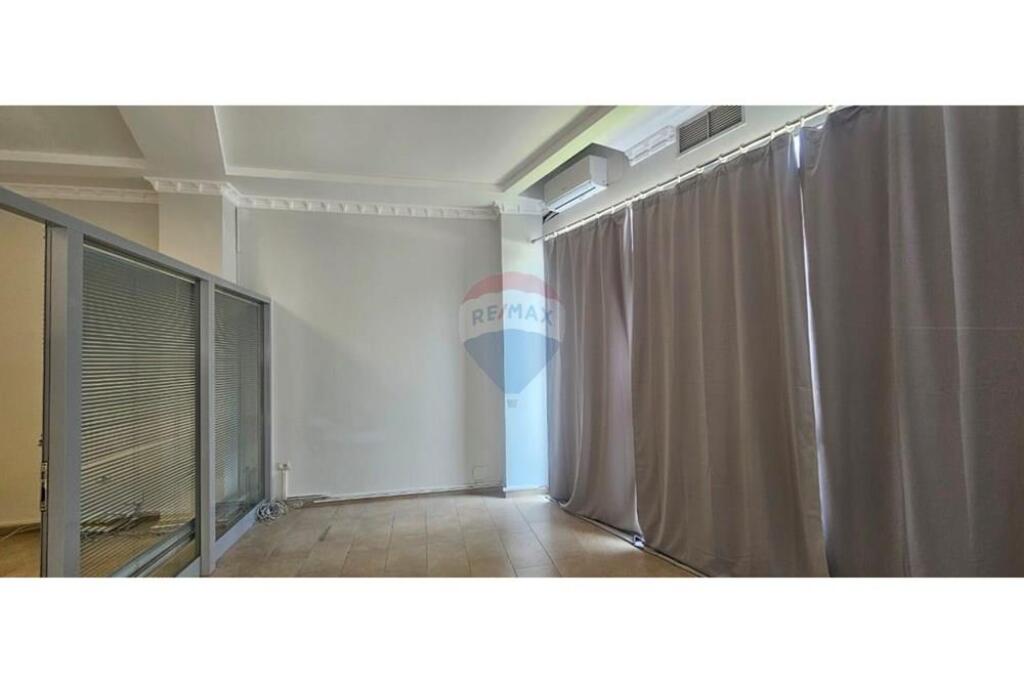 Office for rent Ambassador 3 !