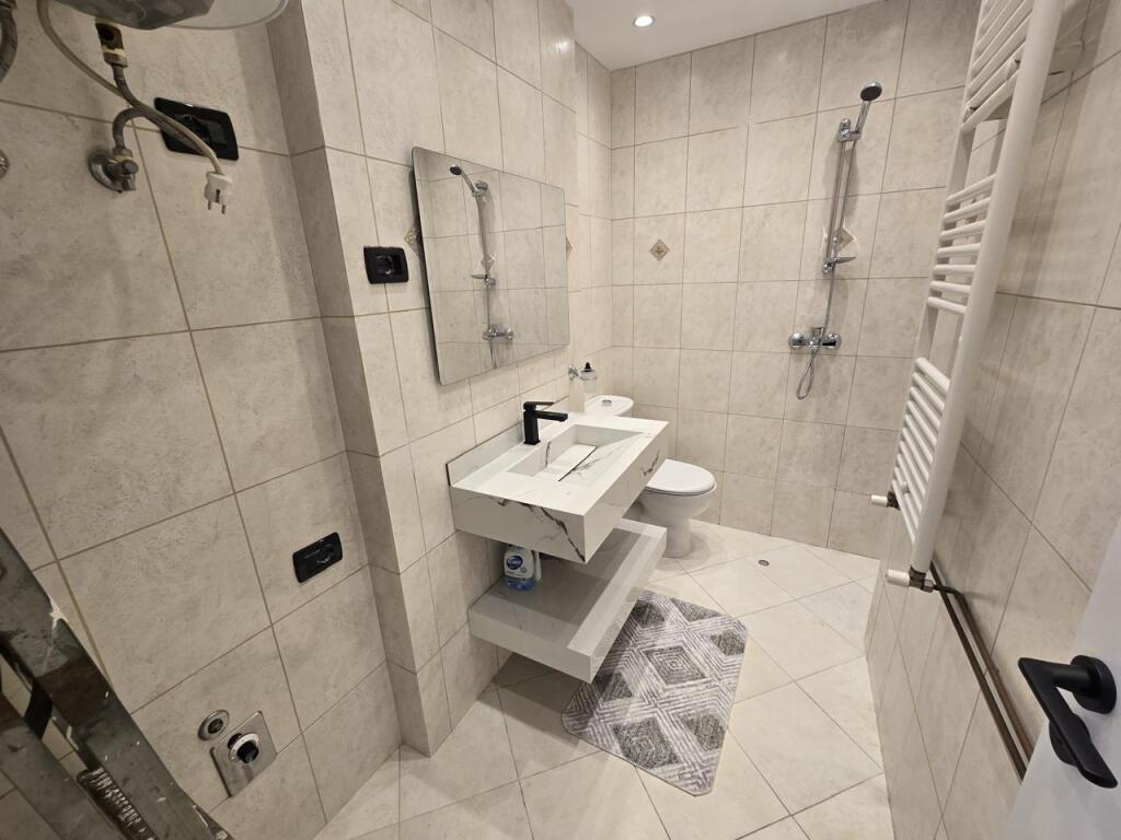 Apartament ne shitje 2+1+2 tek Petro Nini