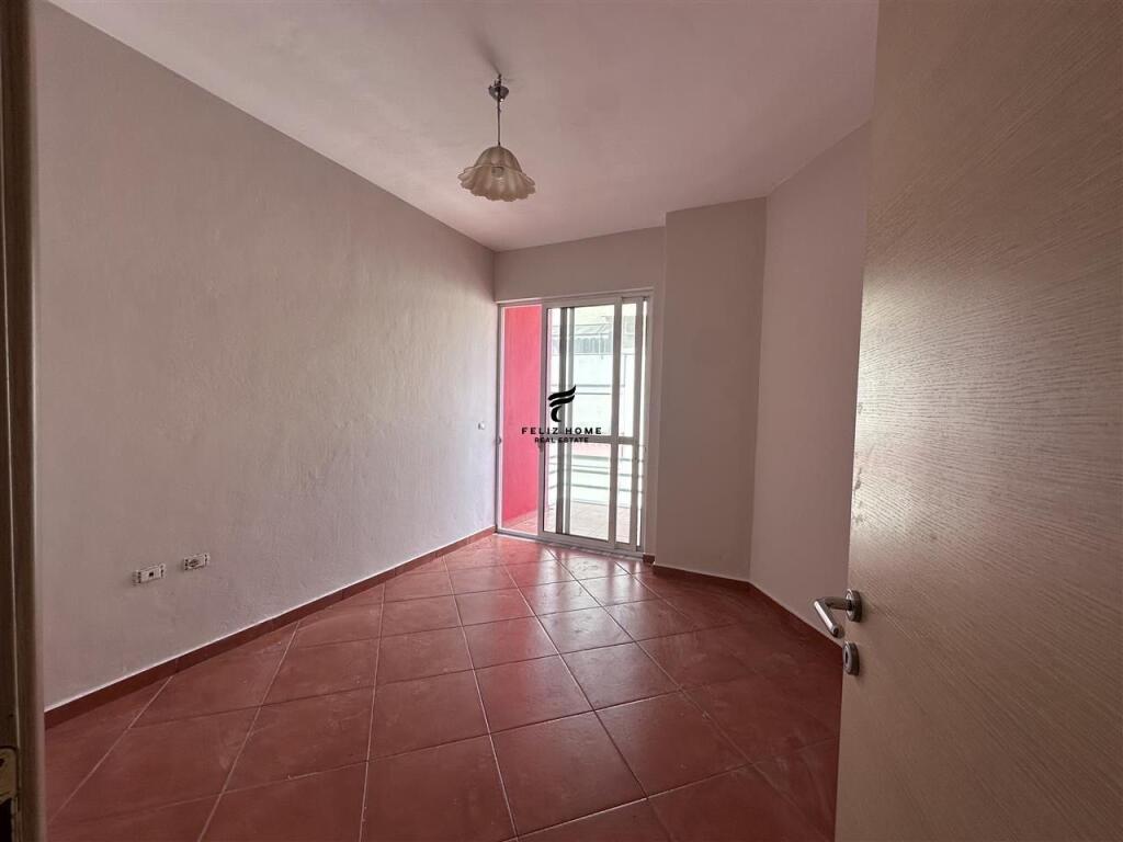 ZYRE ME QERA 125 M2 TREGU ELEKTRIK 550 EURO