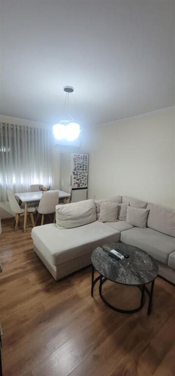 JEPET ME QERA APARTAMENT 2+1 500 EURO OXHAKU