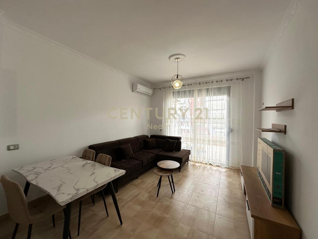 🔹 IN AFFITTO APPARTAMENTO 3+1+2 A XHAMLLIK – CON POSTO AUTO INCLUSO! 🔹