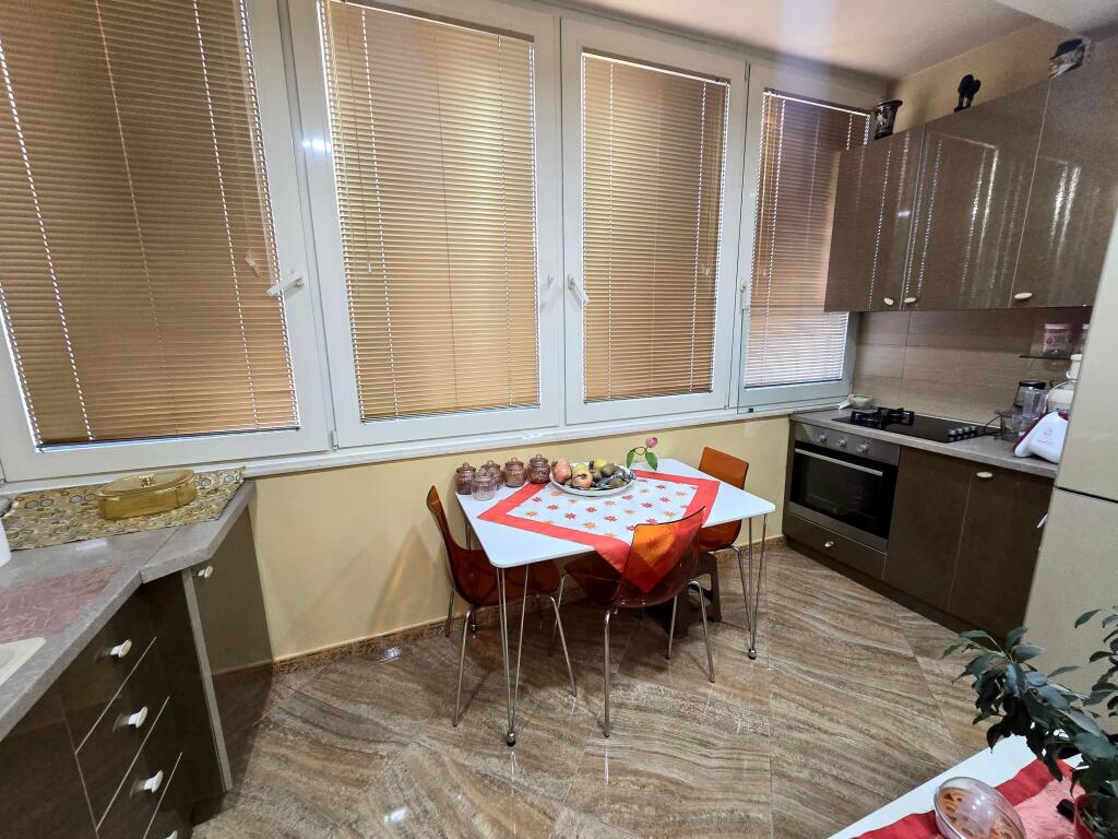 Apartament 3+1+2+Ballkone Shitje Prene Rezidences Kodra e Diellit 1
