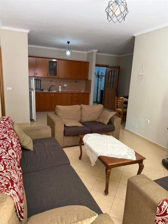 APARTAMENT ME QERA 3+1 5 MAJI 50.000 LEKE