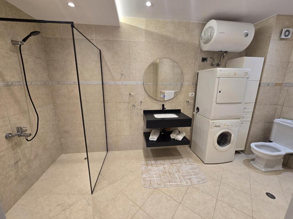 Apartament ne shitje 2+1+2 tek Petro Nini