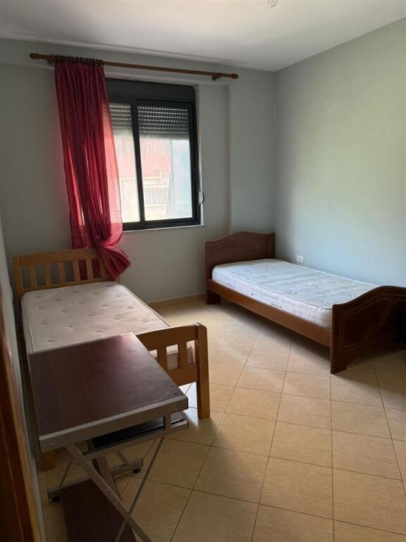 APARTAMENT ME QERA 3+1 5 MAJI 50.000 LEKE