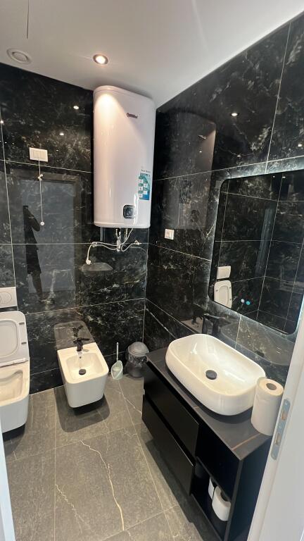 APARTAMENT 2+1+2 ME QIRA, TEK LAKE VIEW