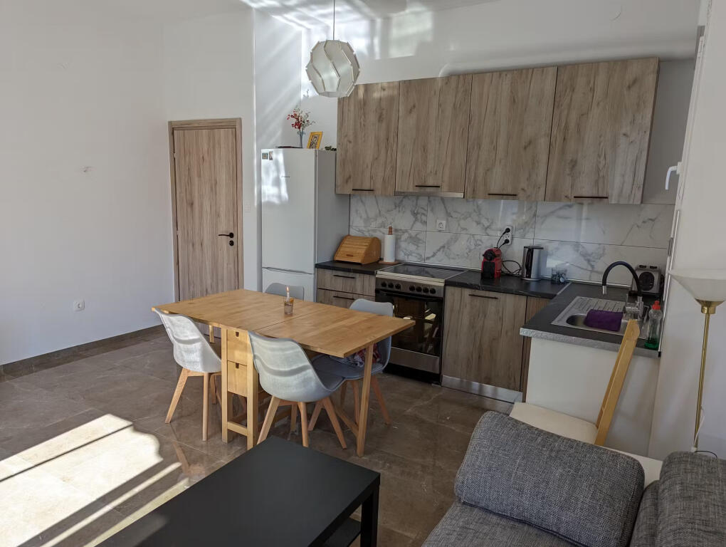 Apartament me qera 2+1 tek 5 Maji (ID B2201379) Tirane