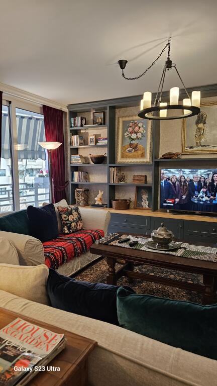 Jepet me Qira Apartament 2+1+2 pranë Stadiumit “Air Albania”