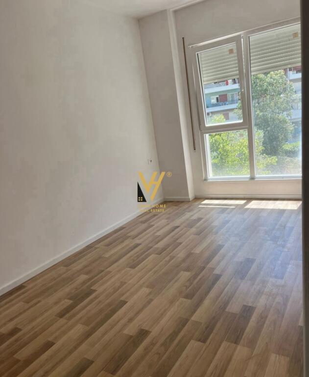 UFFICIO DI 122 M2 IN AFFITTO SU BLV “MIGJENI”, ASTIR 600 EURO