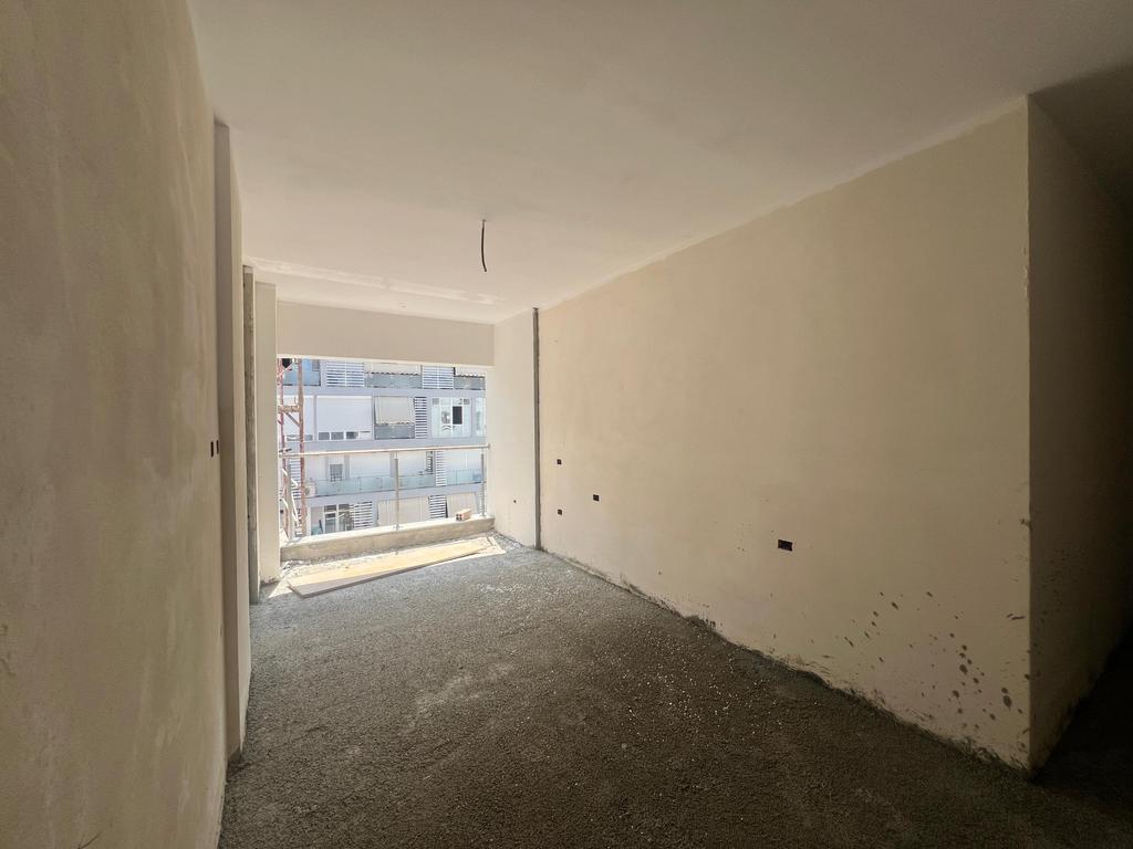 VENDIAMO APPARTAMENTO 2+1+2 PRESSO KIKA 2 – WHITE CITY BLOCK