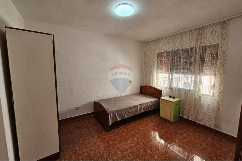 2+1 apartment for rent near Wilson Square!
