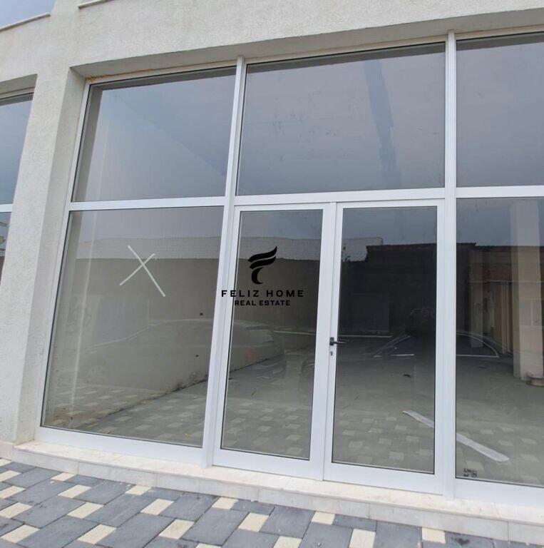 SHOP FOR RENT 100 M2 DRY LAKE 1000 EURO