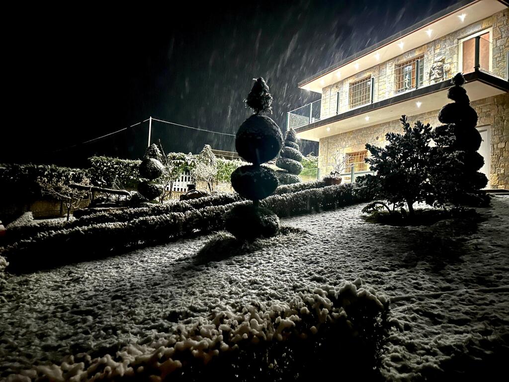 Super Villa / Guesthouse in vendita a Korçë