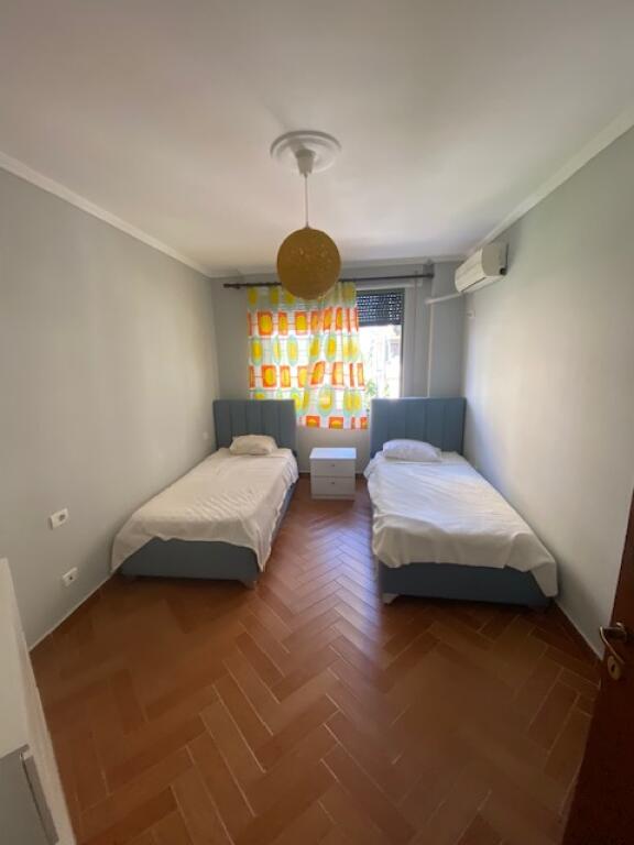 Apartament 2+1 me Qera, Komuna e Parisit