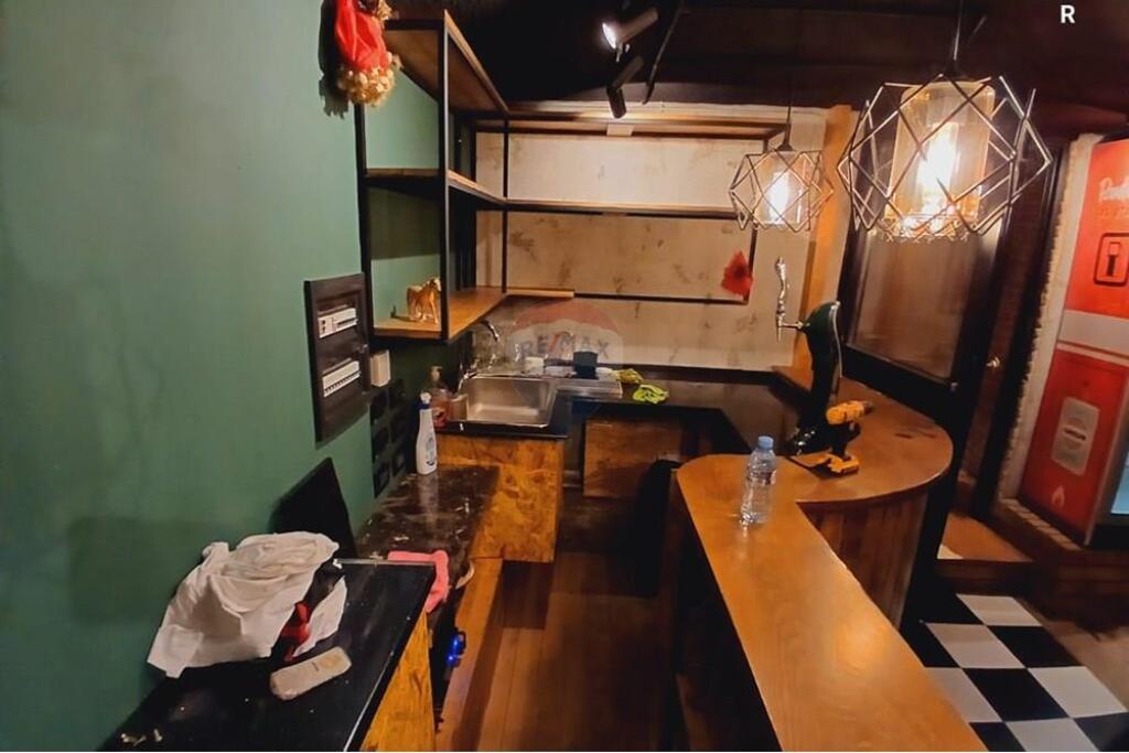Shitet Ambient Bar-Kafe ne Bllok
