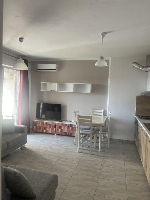 JEPET ME QERA APARTAMENT 1+1 400 EURO SIRI KODRA