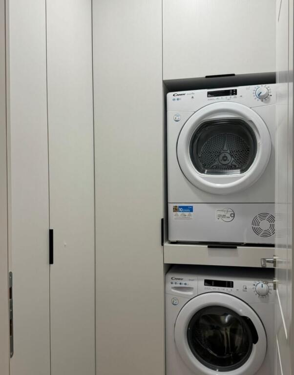 APARTAMENT LUKSOZ 2+1 PËR QERA TEK LAKE VIEW RESIDENCE