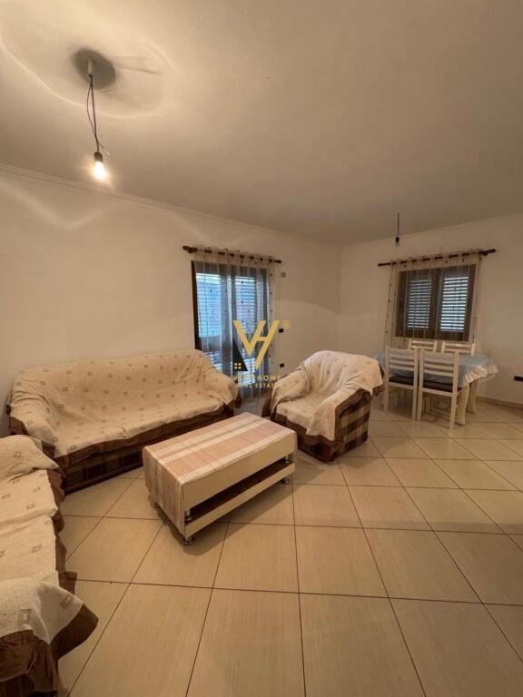 JEPET APARTAMENT 2+1+2BLK ME QERA NE SAUK TE VJETER 40.000 LEKE